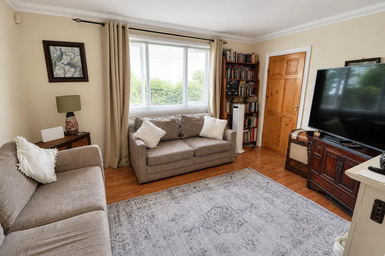 St. Marys Crescent, East Leake, LE12, photo 10