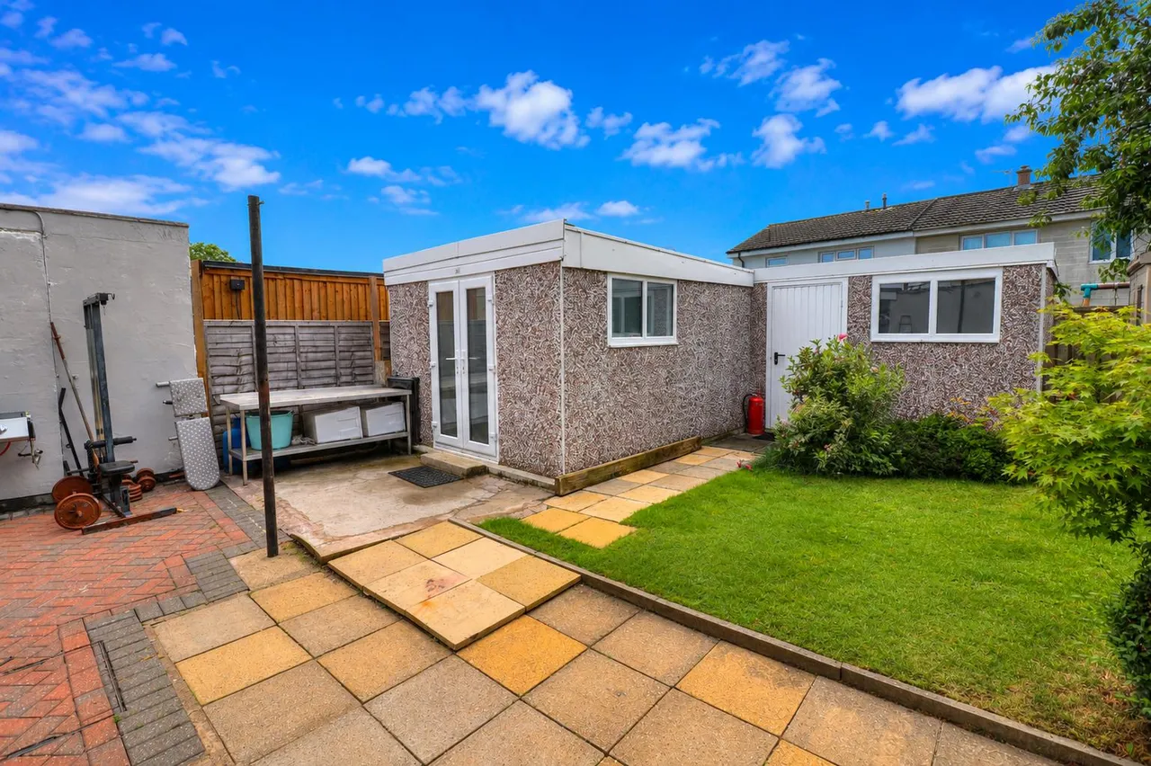 St. Marys Crescent, East Leake, LE12, photo 21