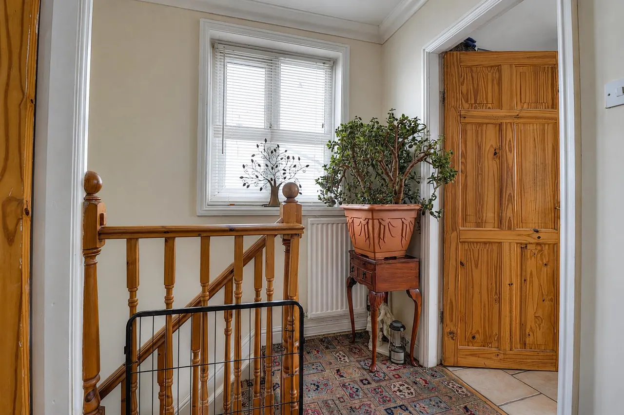 St. Marys Crescent, East Leake, LE12, photo 12