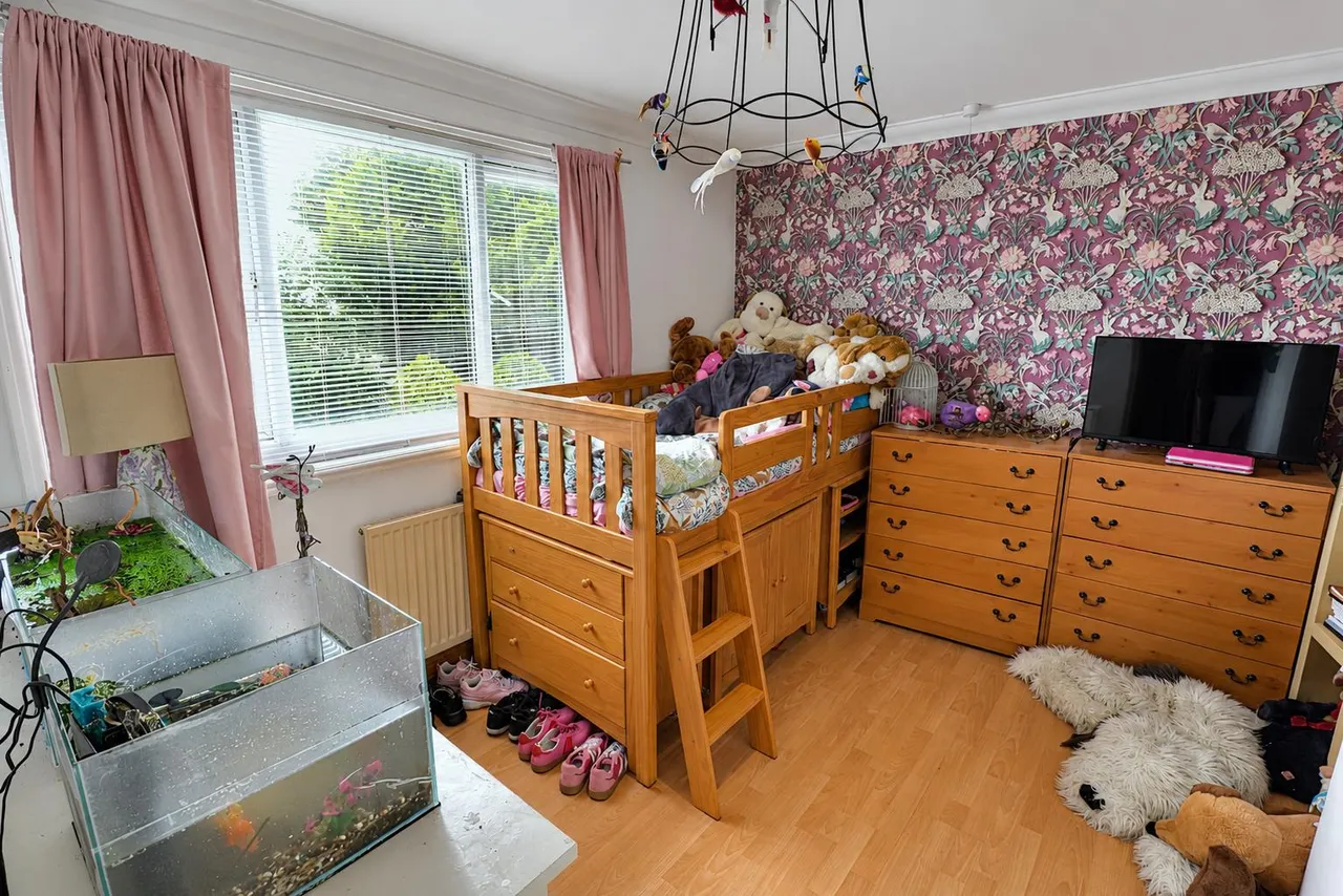 St. Marys Crescent, East Leake, LE12, photo 16