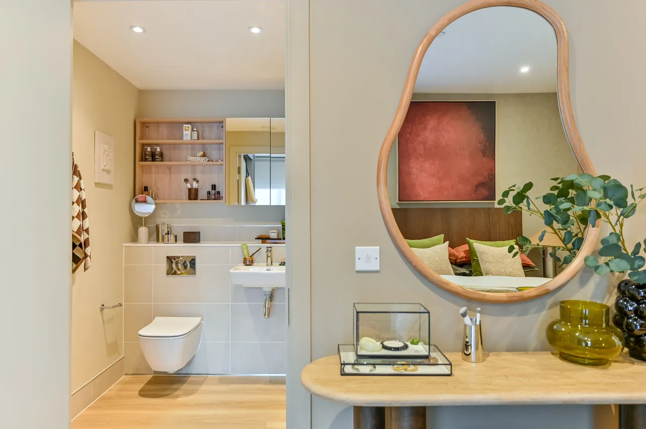 Showflat 2 (1 Bed), Momento Staines-upon-Thames, 28 Mill Mead, photo 5