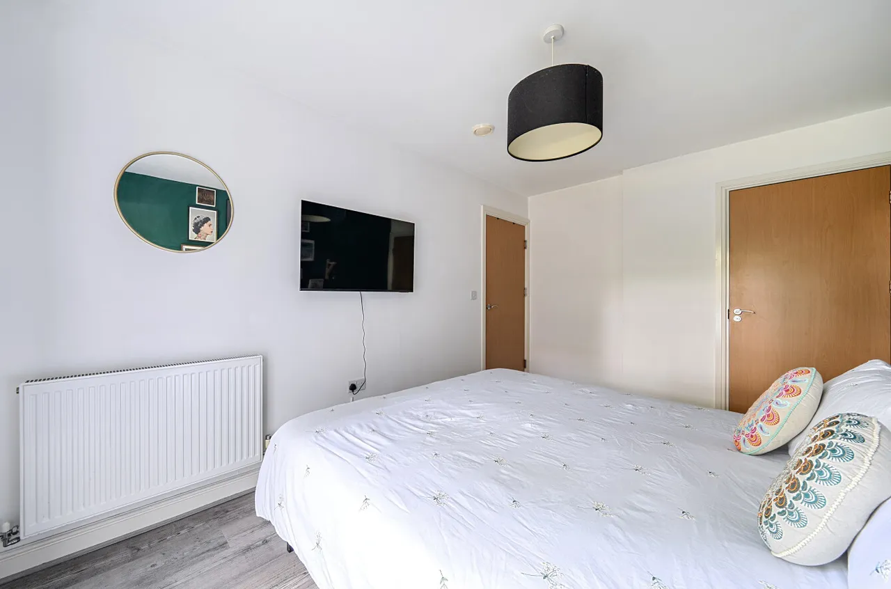 Coombe Way, Farnborough, Hampshire, GU14 7GB, photo 12