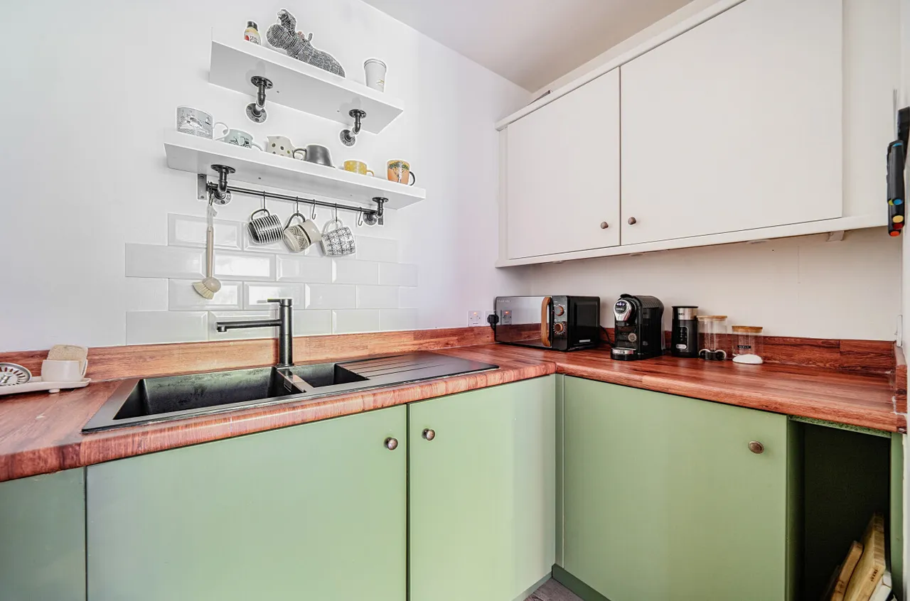 Coombe Way, Farnborough, Hampshire, GU14 7GB, photo 14