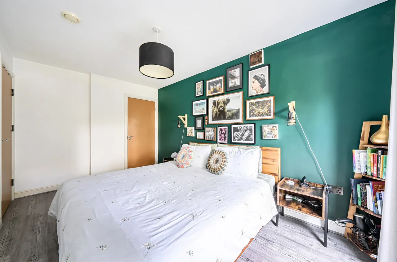 Coombe Way, Farnborough, Hampshire, GU14 7GB, photo 7