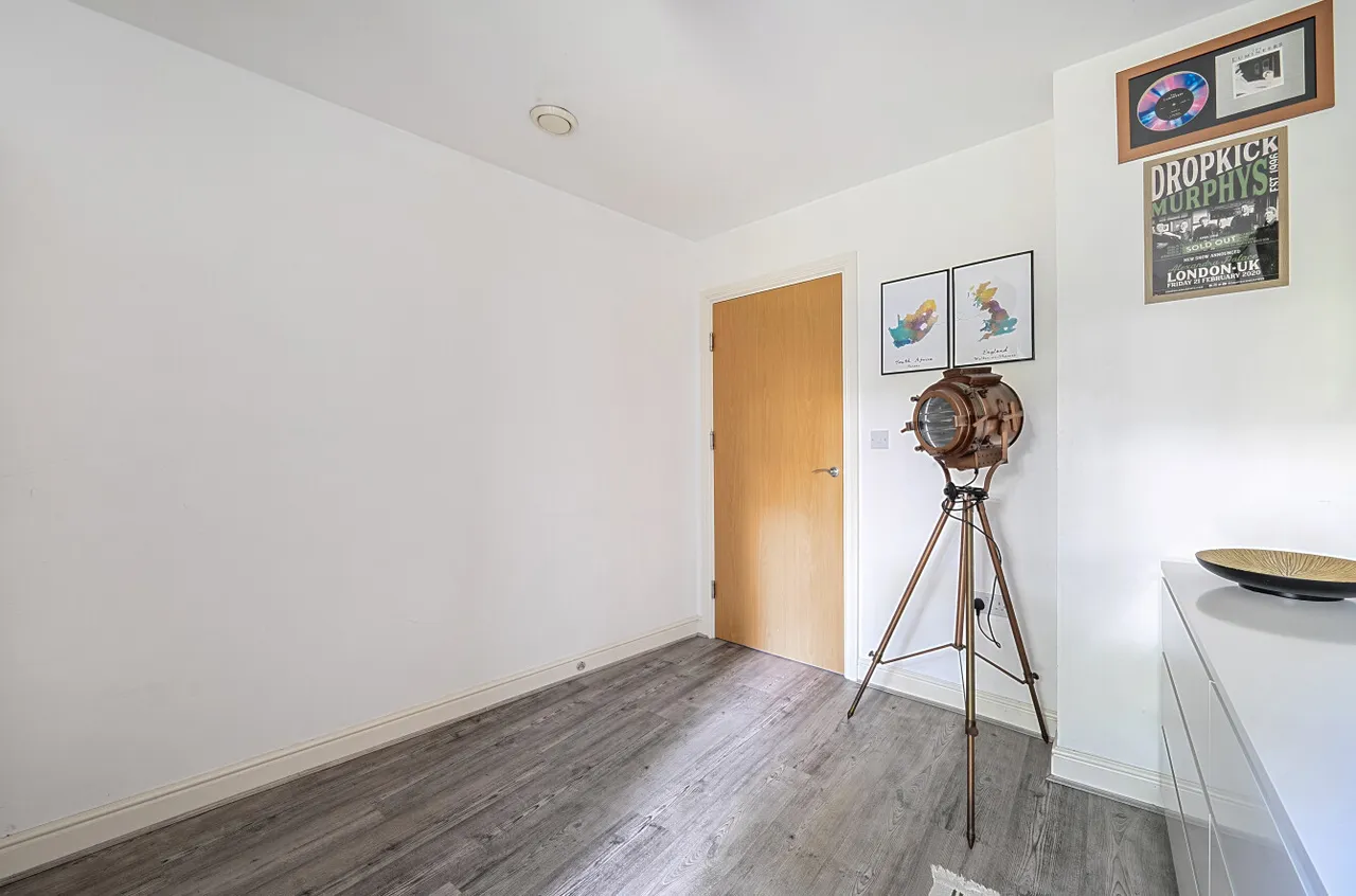 Coombe Way, Farnborough, Hampshire, GU14 7GB, photo 17