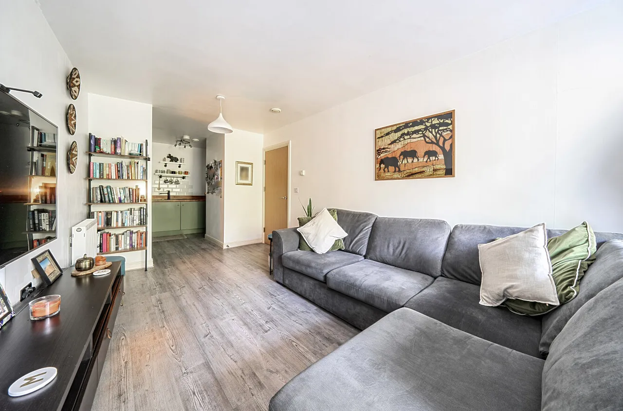 Coombe Way, Farnborough, Hampshire, GU14 7GB, photo 15