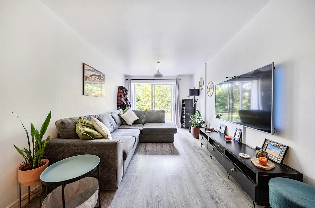 Coombe Way, Farnborough, Hampshire, GU14 7GB, photo 6
