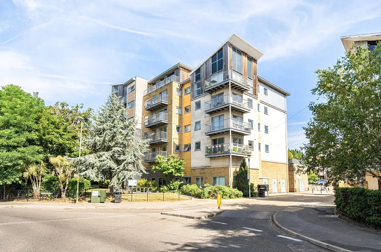 Coombe Way, Farnborough, Hampshire, GU14 7GB, photo 19