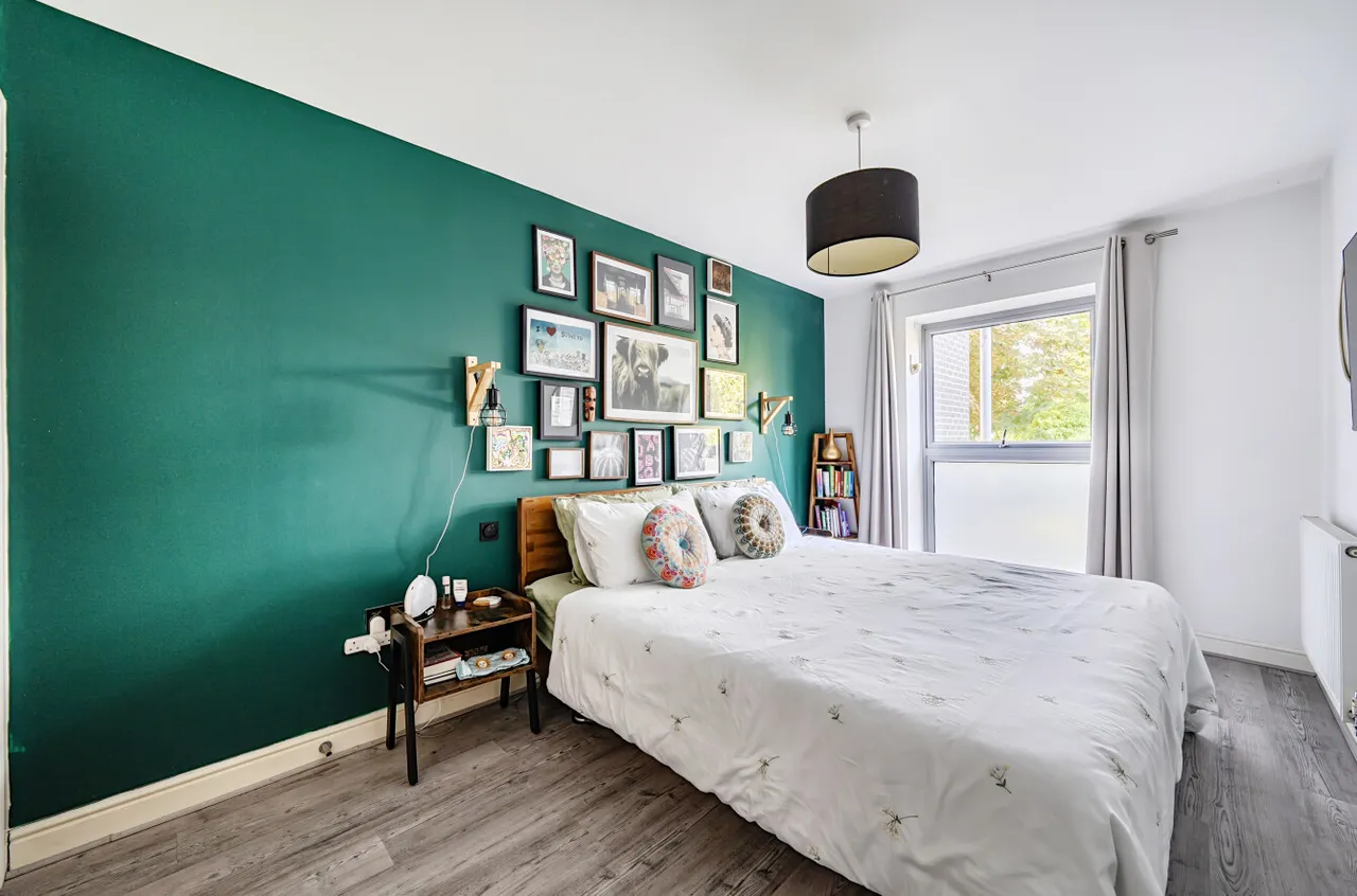 Coombe Way, Farnborough, Hampshire, GU14 7GB, photo 8