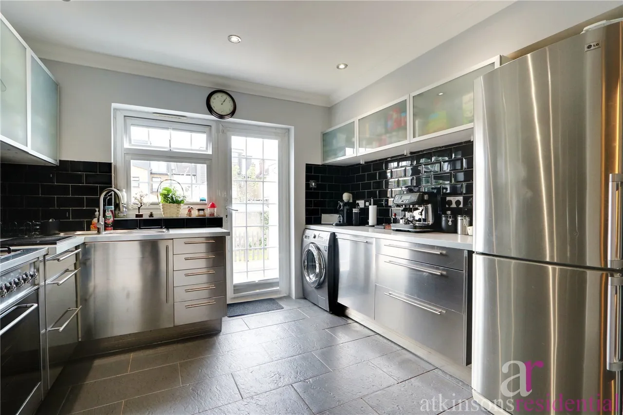 Layard Road, Enfield, Middlesex, EN1 4BA, photo 8
