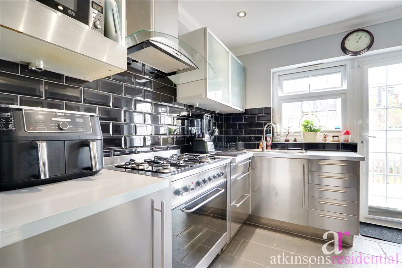 Layard Road, Enfield, Middlesex, EN1 4BA, photo 9