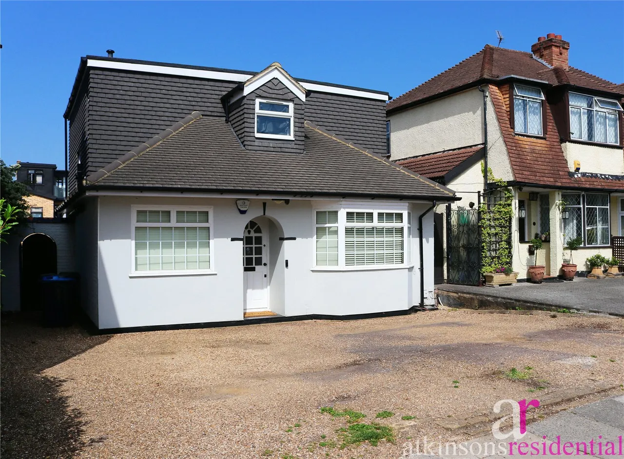 4 bed house for sale — Layard Road, Enfield, Middlesex, EN1 4BA