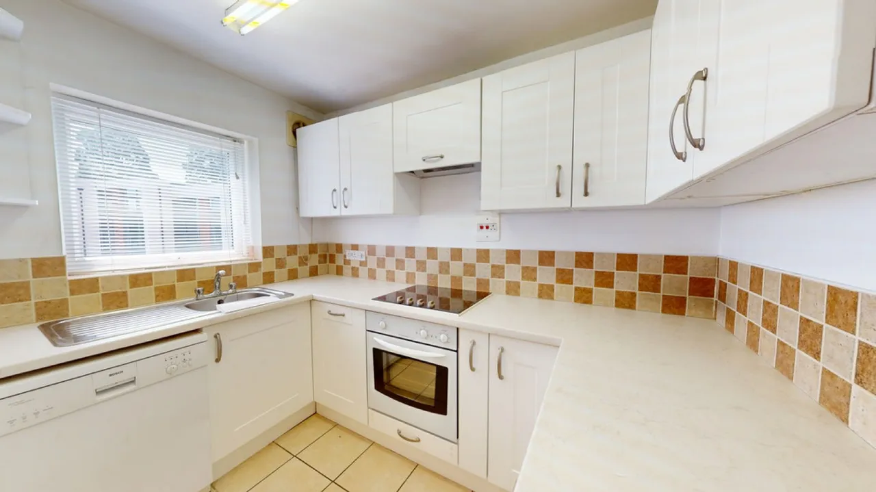 Evesham Road, Cheltenham, Gloucestershire, photo 3