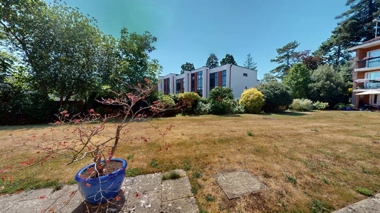 Evesham Road, Cheltenham, Gloucestershire, photo 8