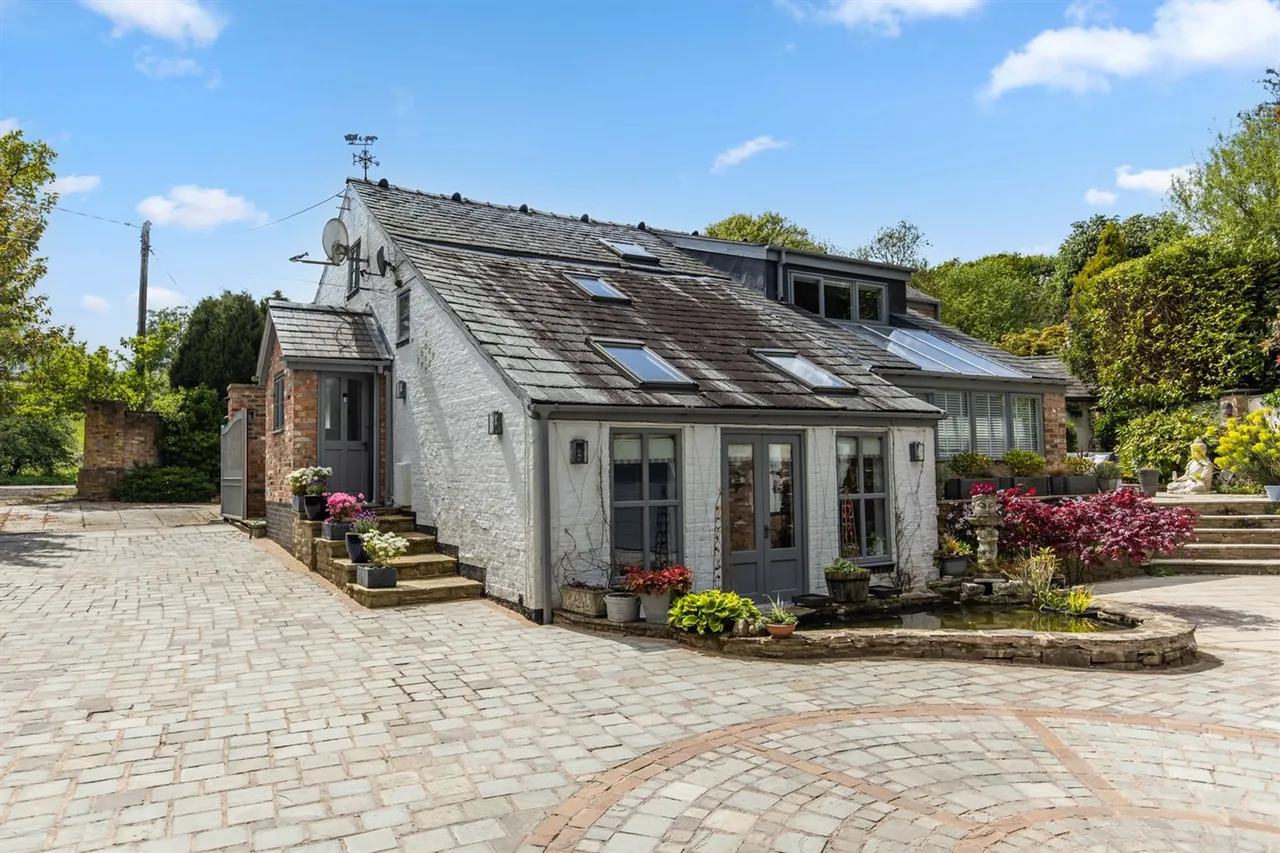 Over Alderley, Macclesfield, photo 21