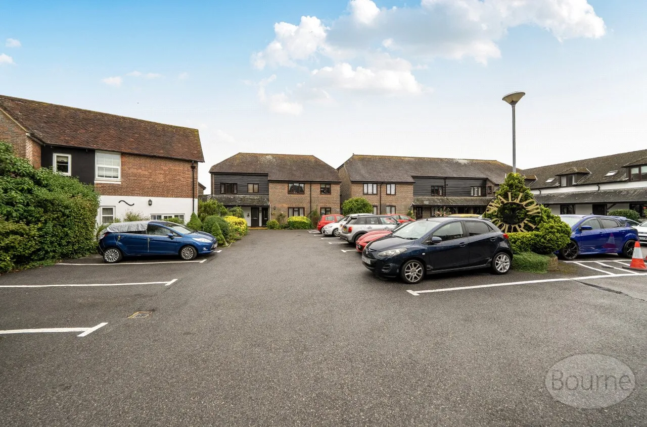East Meon Road, Clanfield, PO8, photo 12
