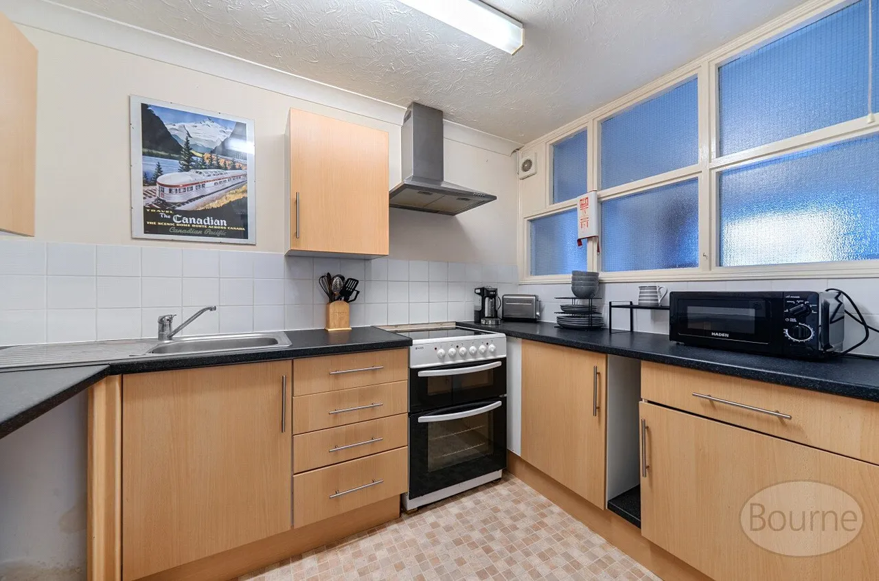 East Meon Road, Clanfield, PO8, photo 3