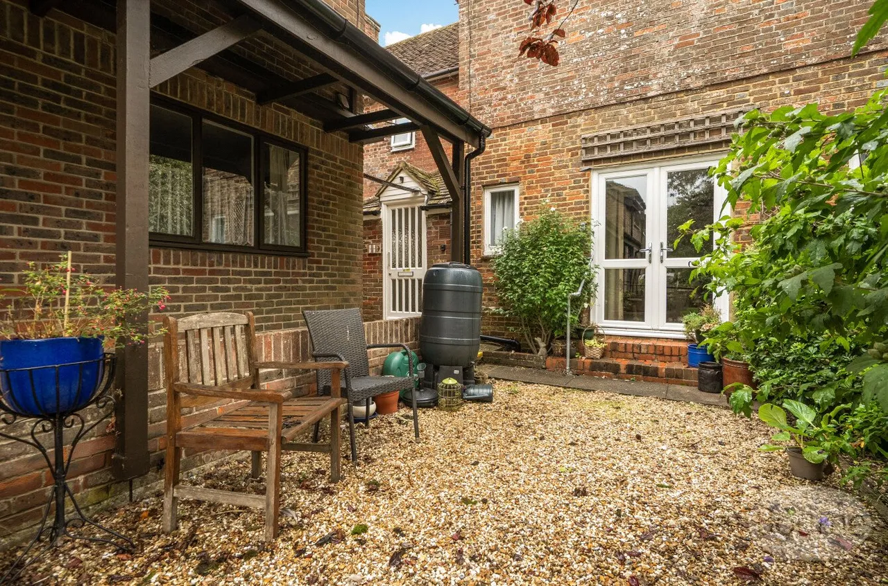 East Meon Road, Clanfield, PO8, photo 8