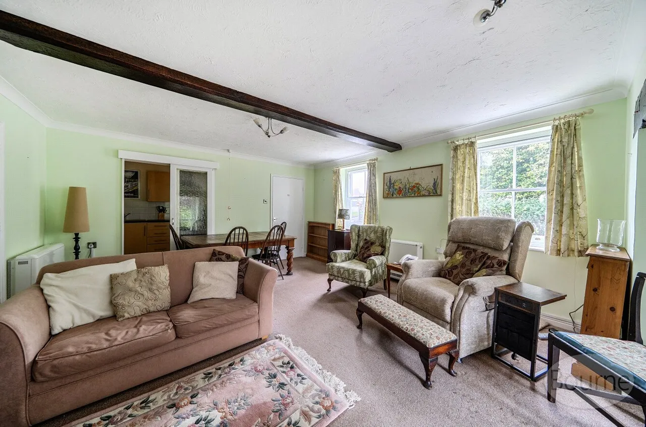 East Meon Road, Clanfield, PO8, photo 2