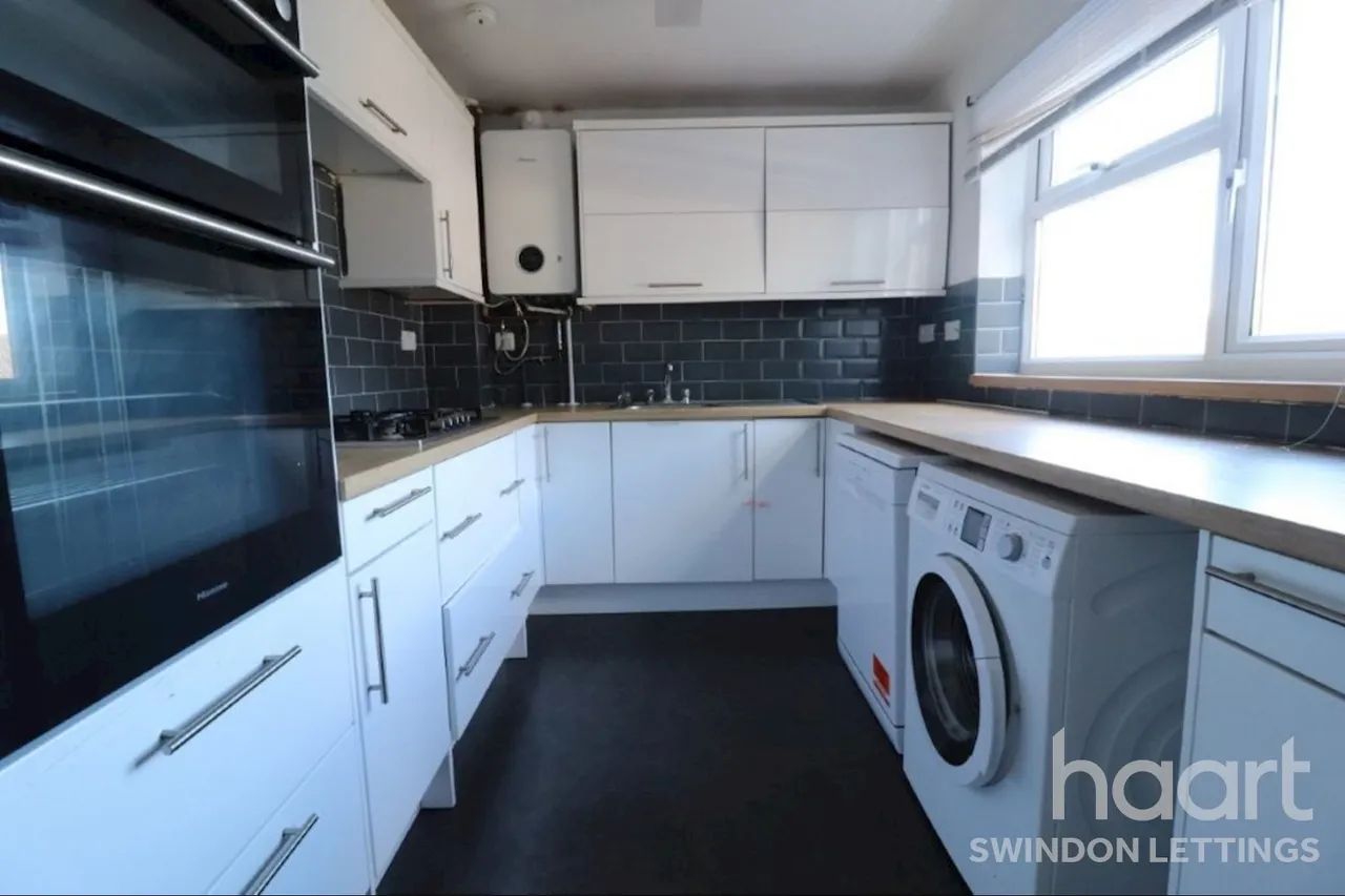 Westminster Road, SN5, photo 2