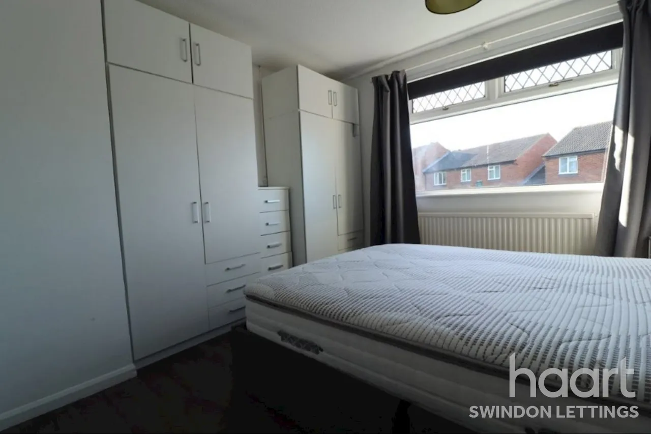 Westminster Road, SN5, photo 5
