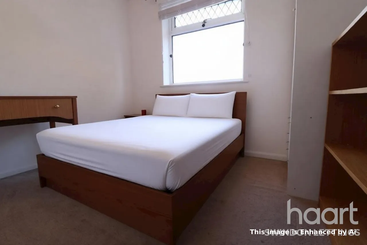 Westminster Road, SN5, photo 4