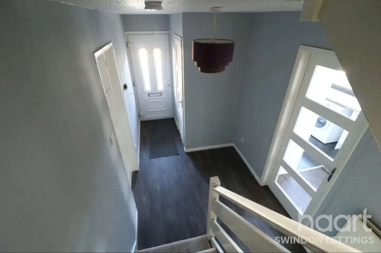 Westminster Road, SN5, photo 8