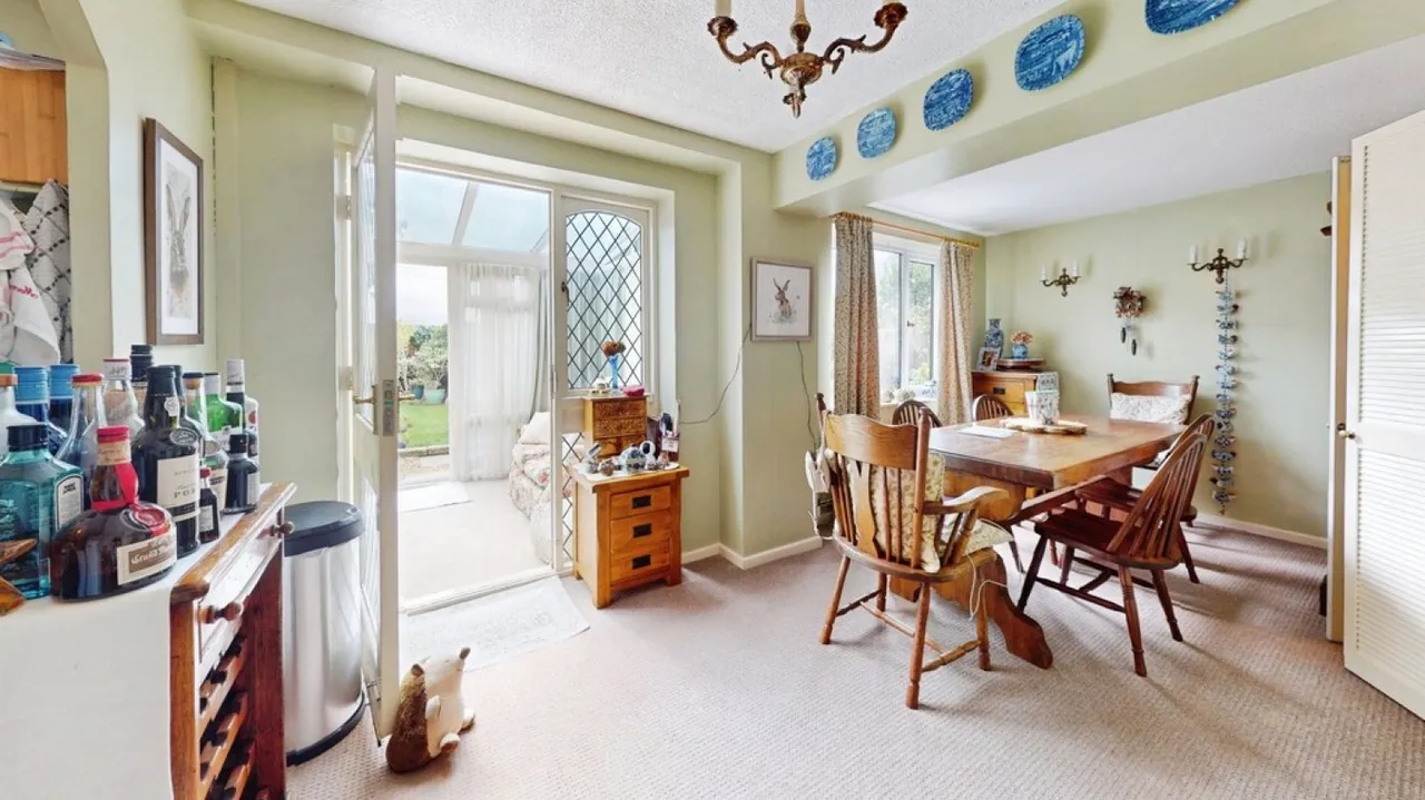 Up Hatherley, Cheltenham, GL51, photo 3