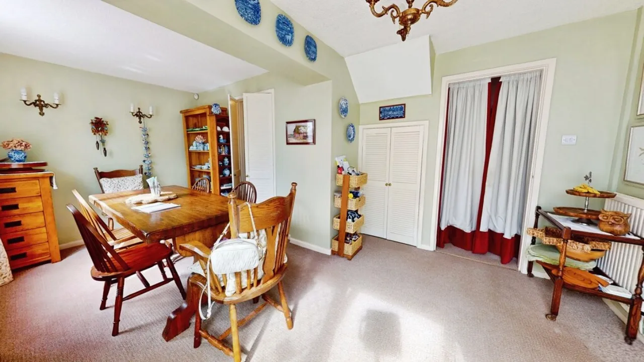 Up Hatherley, Cheltenham, GL51, photo 6
