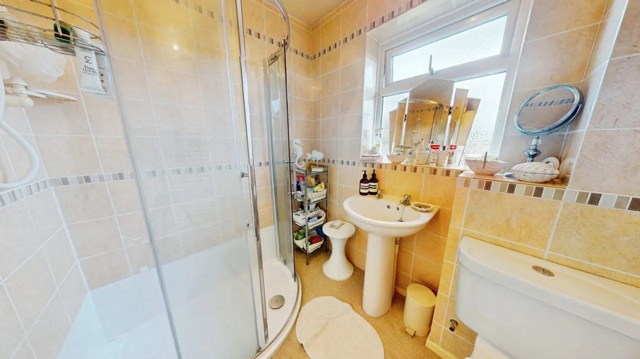 Up Hatherley, Cheltenham, GL51, photo 12