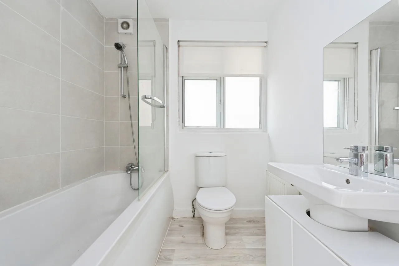 Prospect Close, Hounslow, TW3, photo 16
