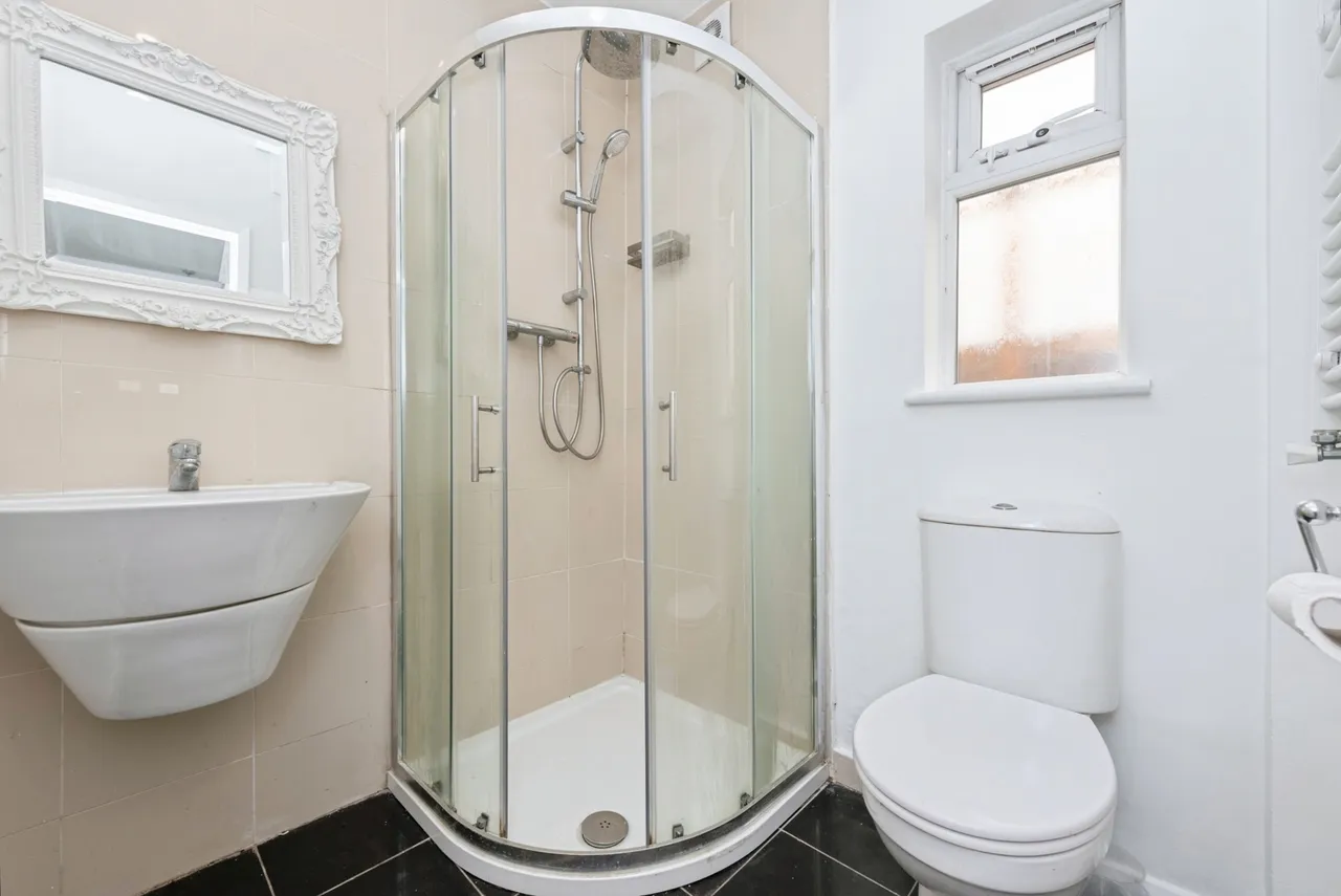 Prospect Close, Hounslow, TW3, photo 13