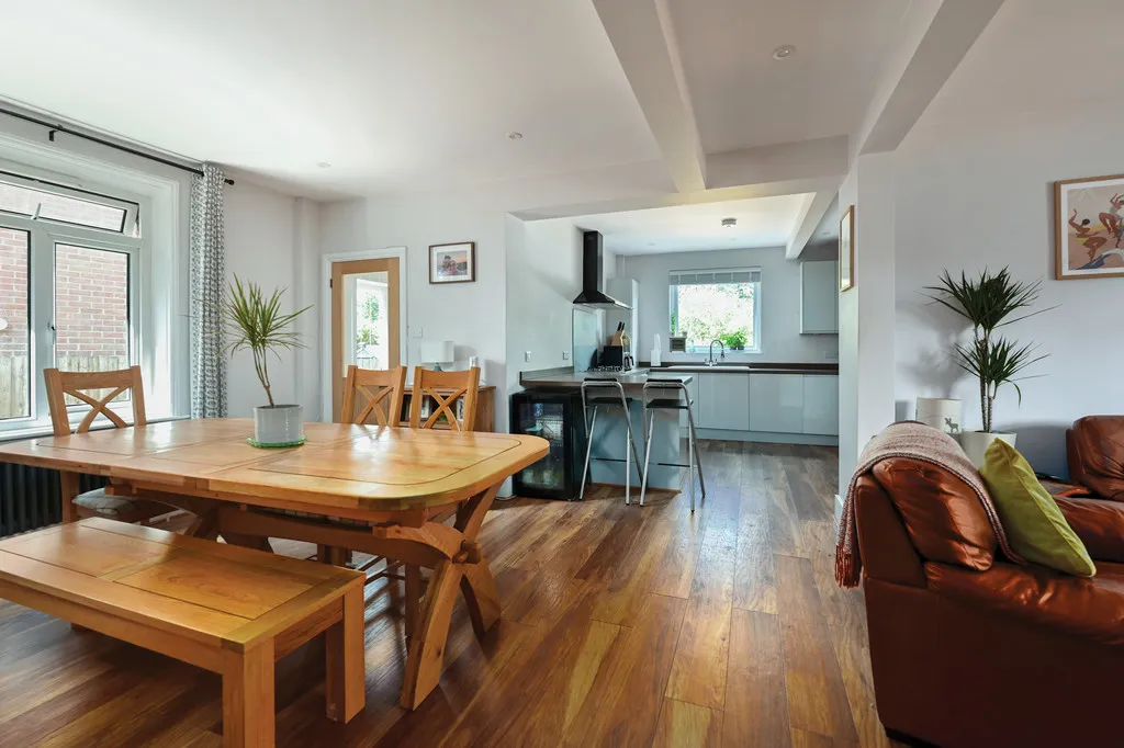 Cambridge Road, Owlsmoor, GU47, photo 4