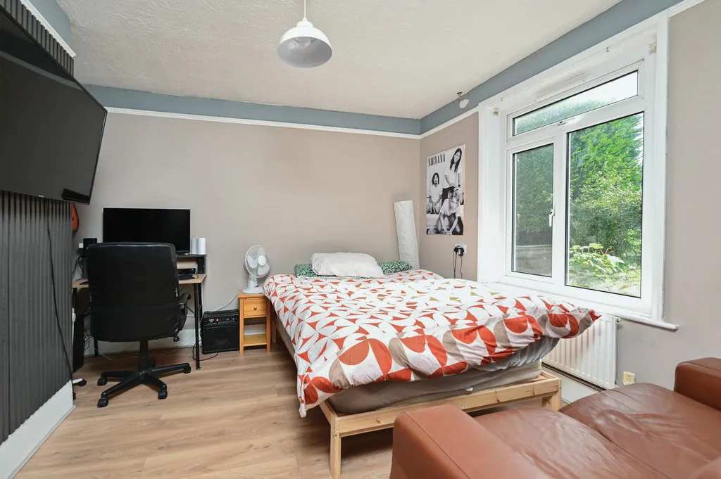 Cambridge Road, Owlsmoor, GU47, photo 8