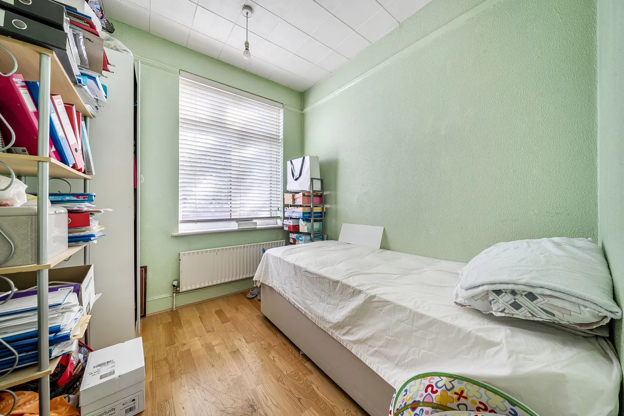 London, NW4, photo 5