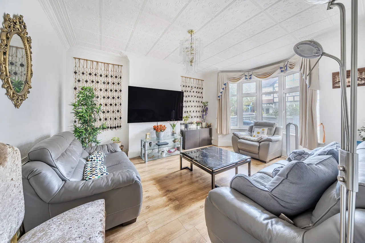 4 bed house for sale, London, NW4