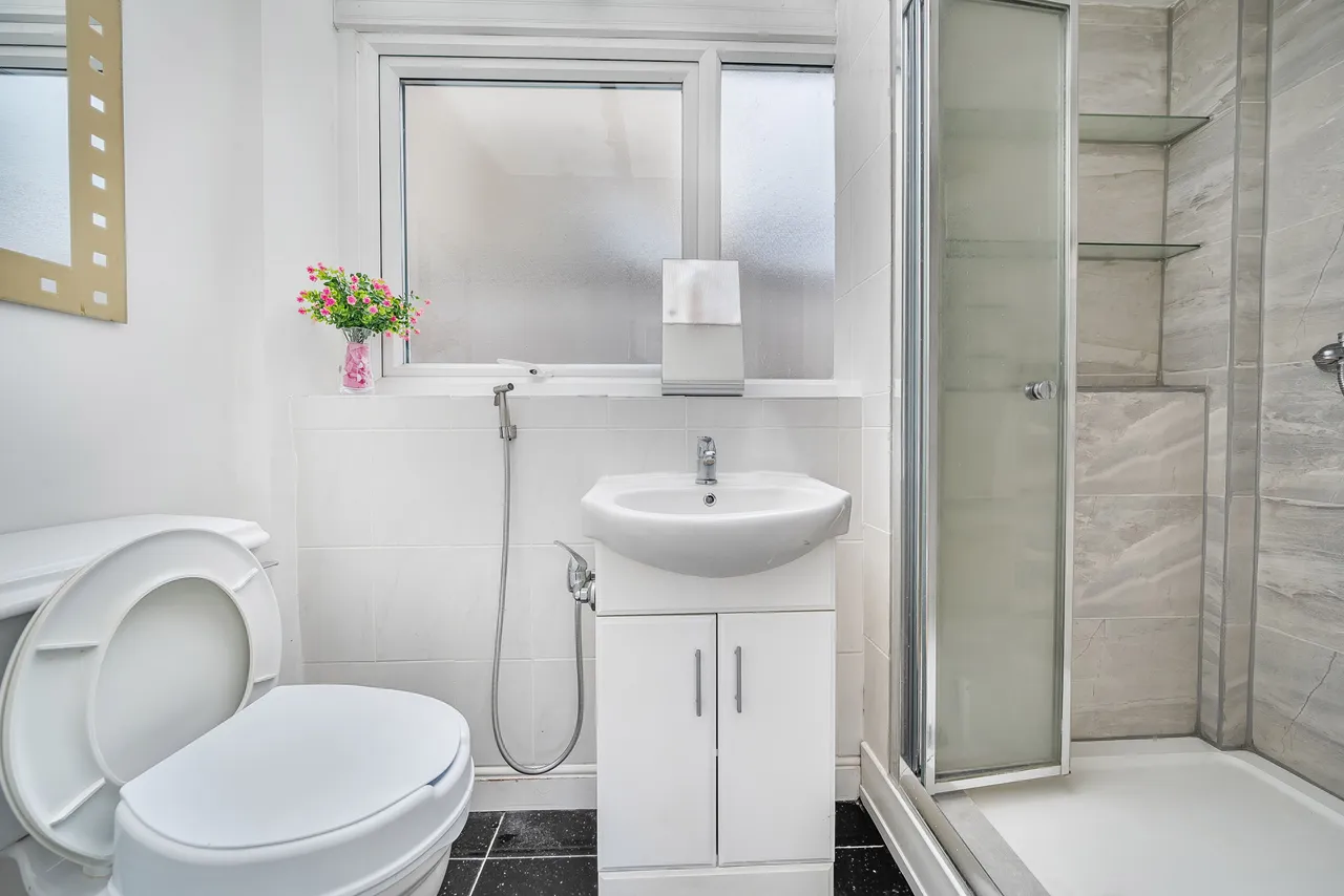 London, NW4, photo 9