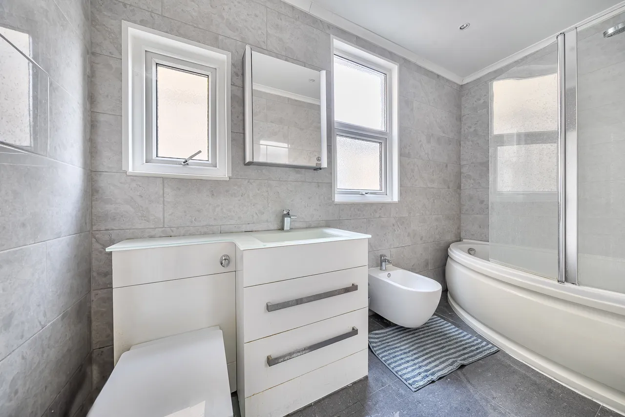 London, NW4, photo 10