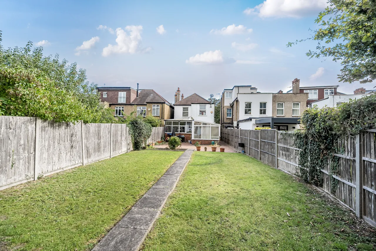 London, NW4, photo 11