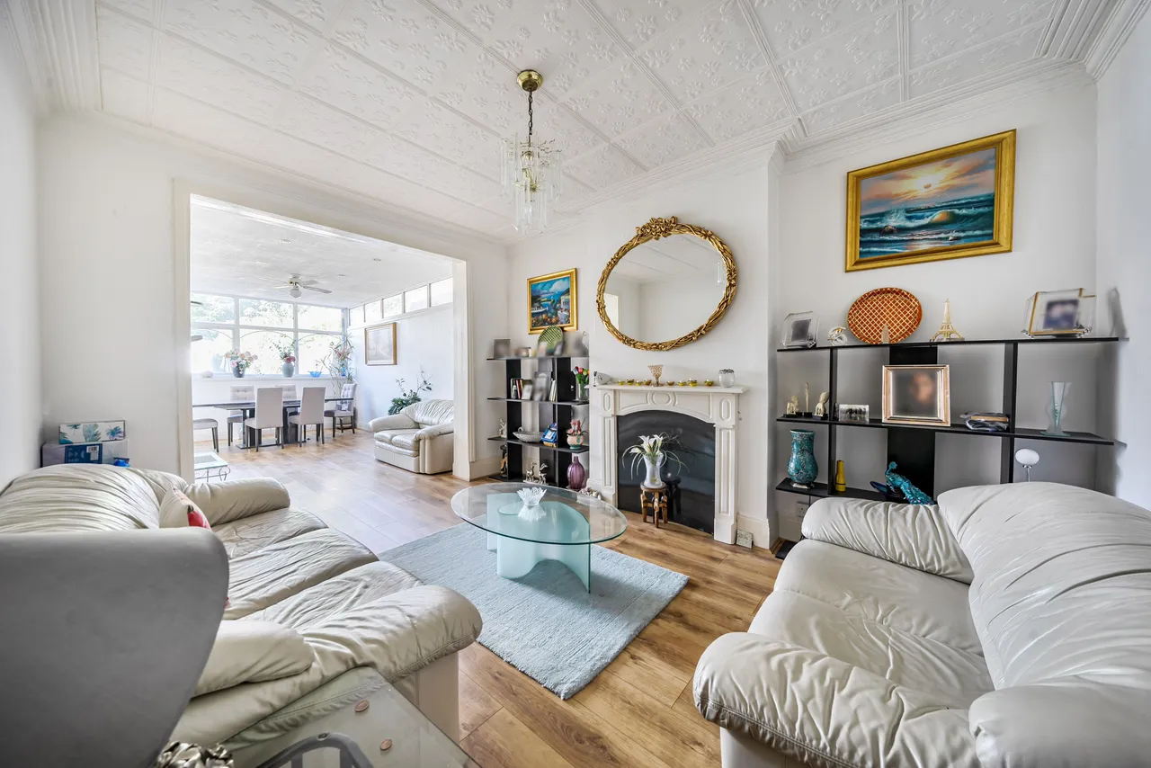 London, NW4, photo 12