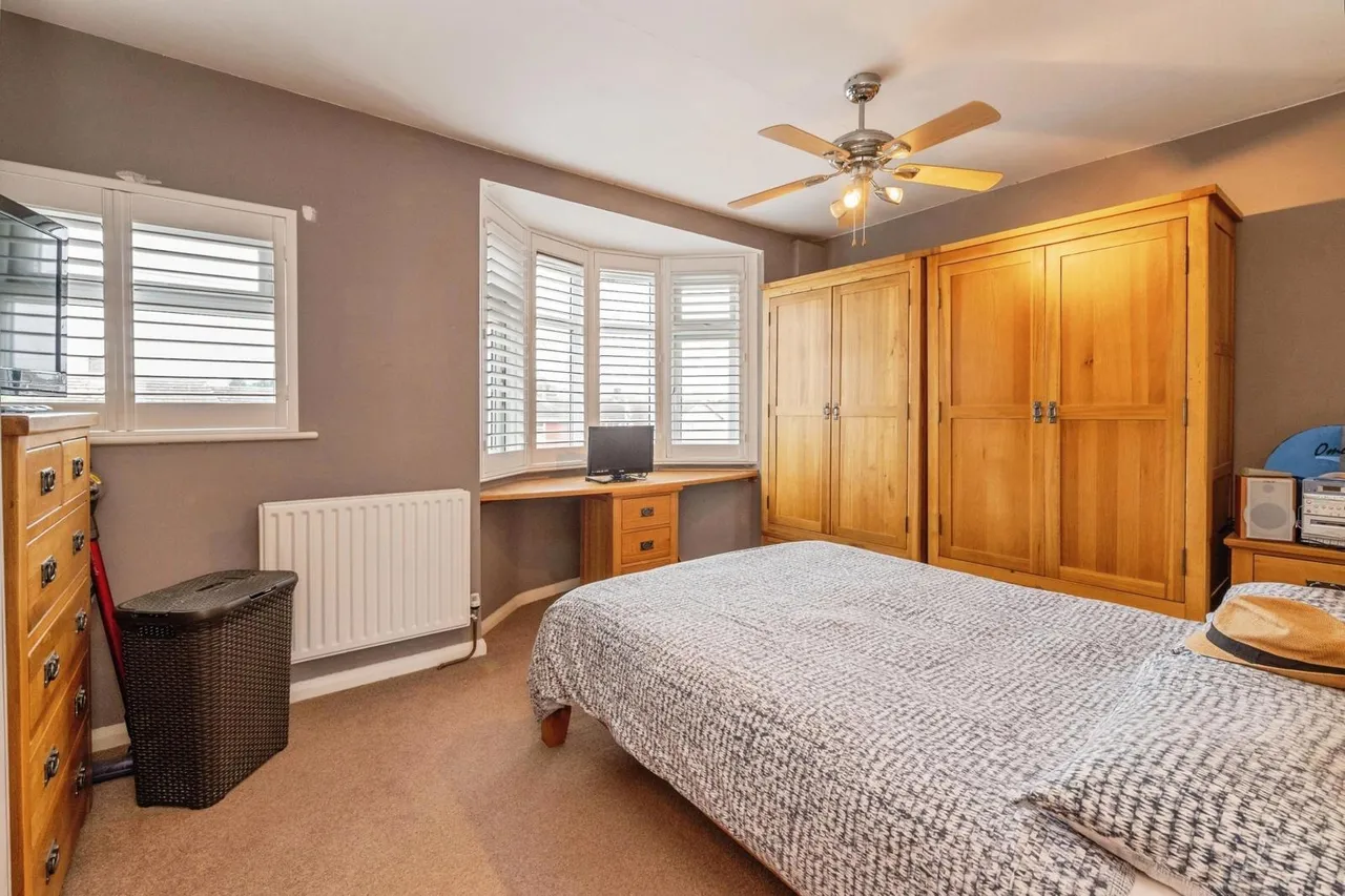 High Road, Laindon, Basildon, Essex, SS15, photo 7