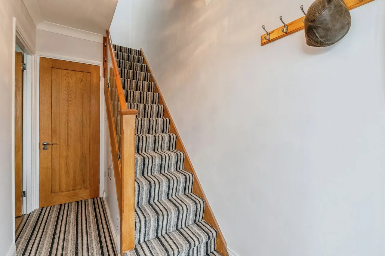 High Road, Laindon, Basildon, Essex, SS15, photo 10