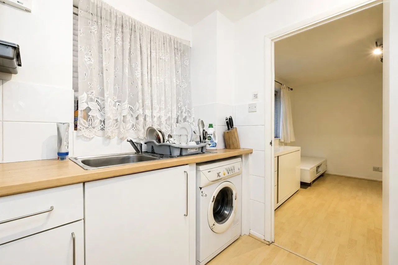 Greenslade Road, Barking, IG11, photo 6
