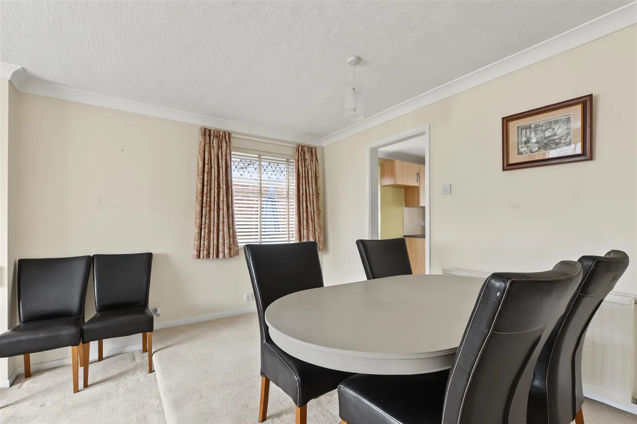 Dale Close, Breaston, DE72, photo 3