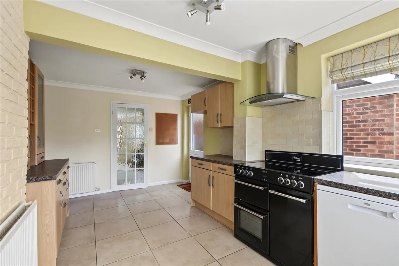 Dale Close, Breaston, DE72, photo 7