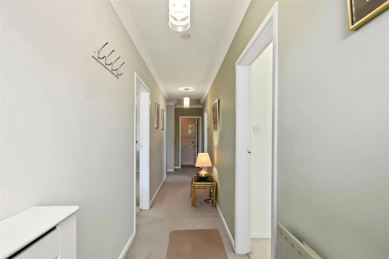 Dale Close, Breaston, DE72, photo 6