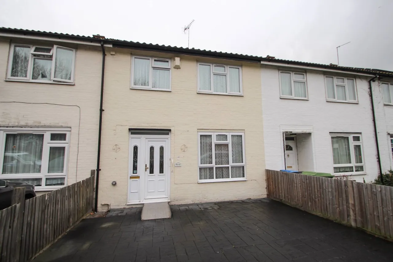 3 bed house for sale — Cookhill Road, London
