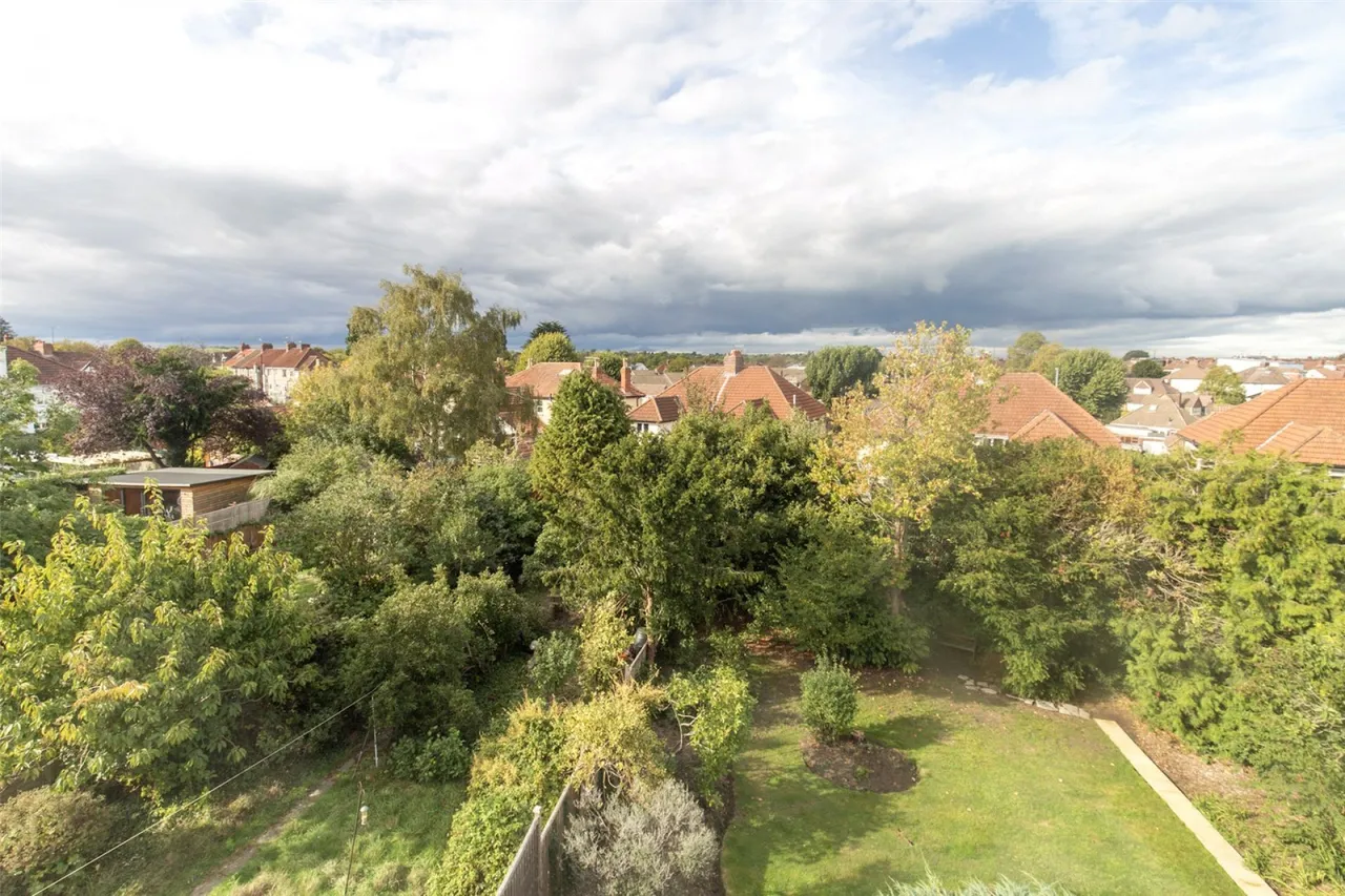 East Croft, Henleaze, BS9, photo 25