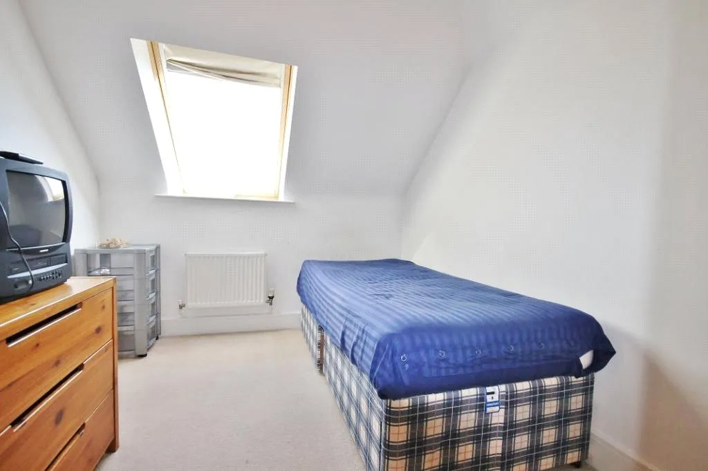 Vicarage Road, Egham, TW20, photo 5
