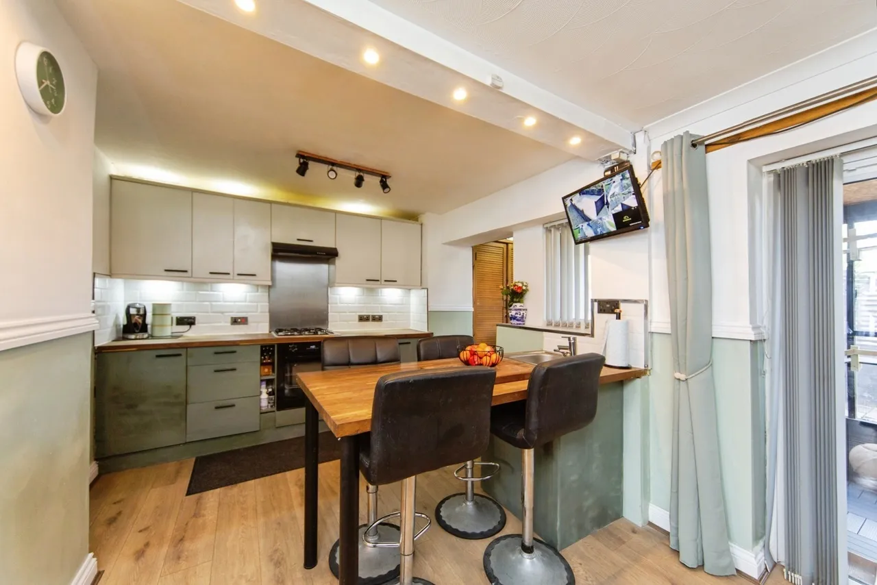 Sandfield Road, Upton, CH49, photo 4